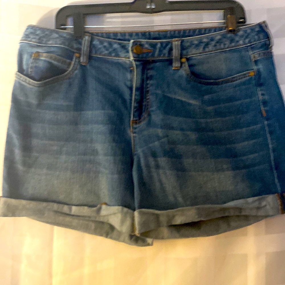 Two by Vince Camuto cuffed jean shorts